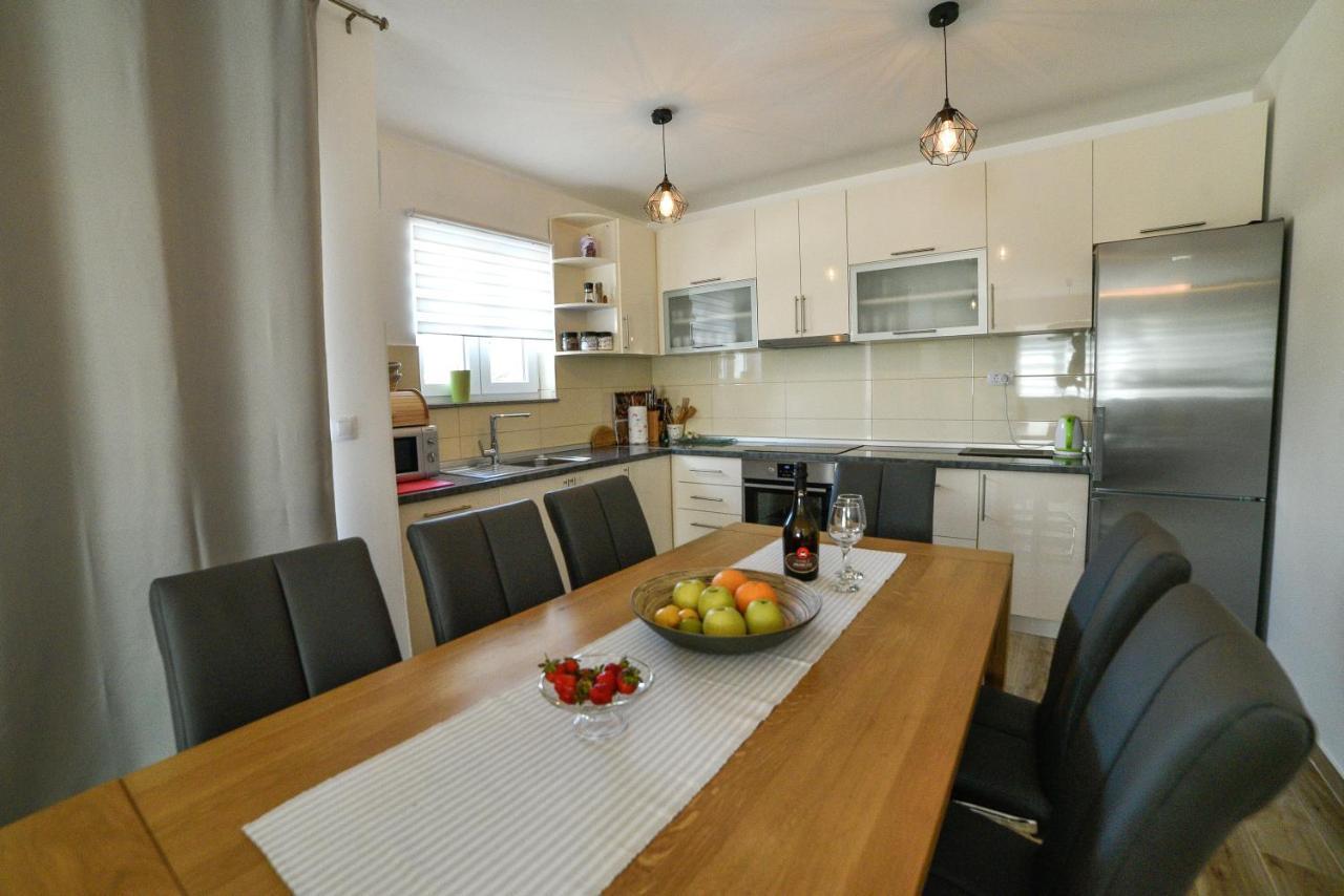 Holiday Home Mb Ražanj Екстериор снимка