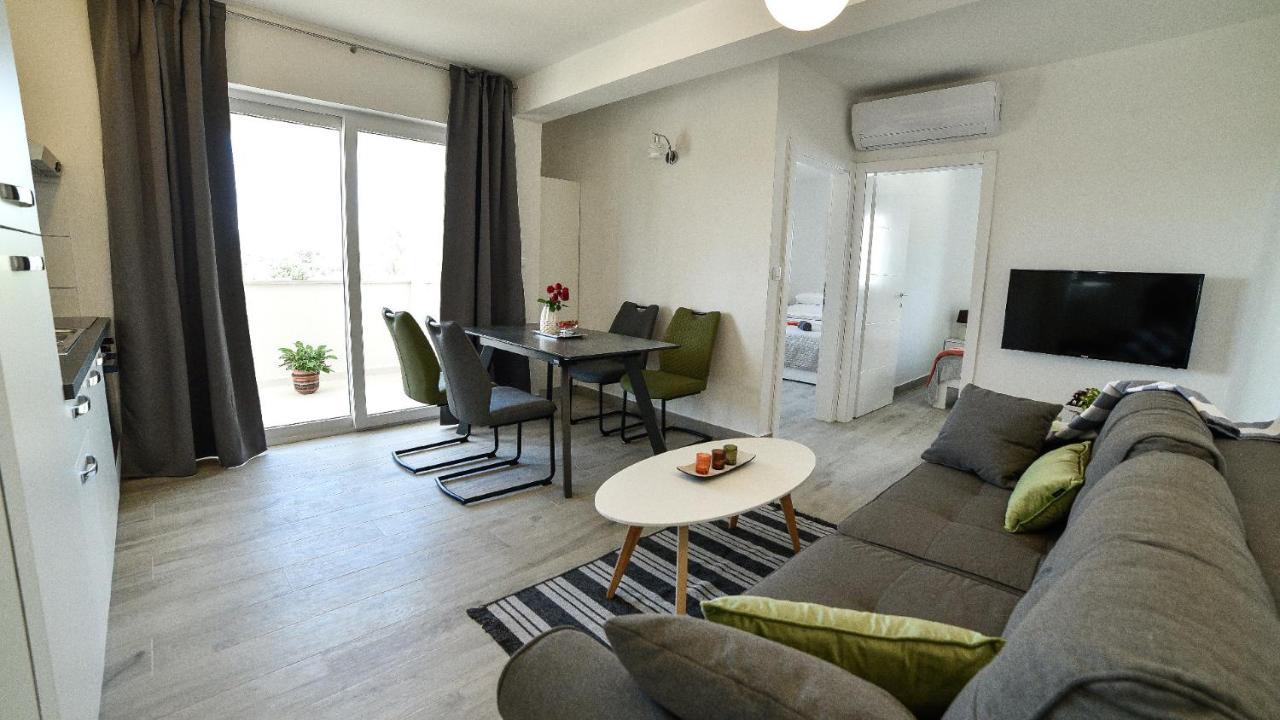 Holiday Home Mb Ražanj Екстериор снимка