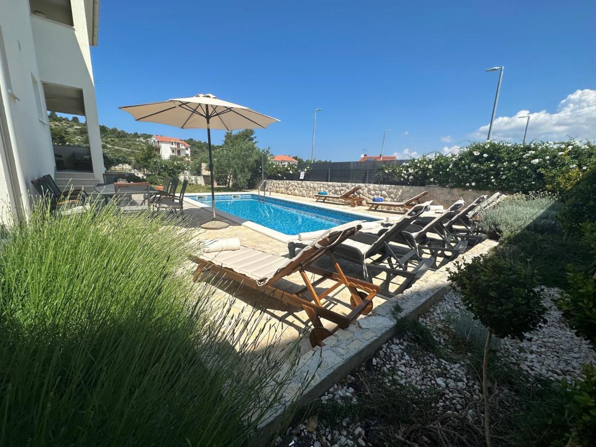 Holiday Home Mb Ražanj Екстериор снимка