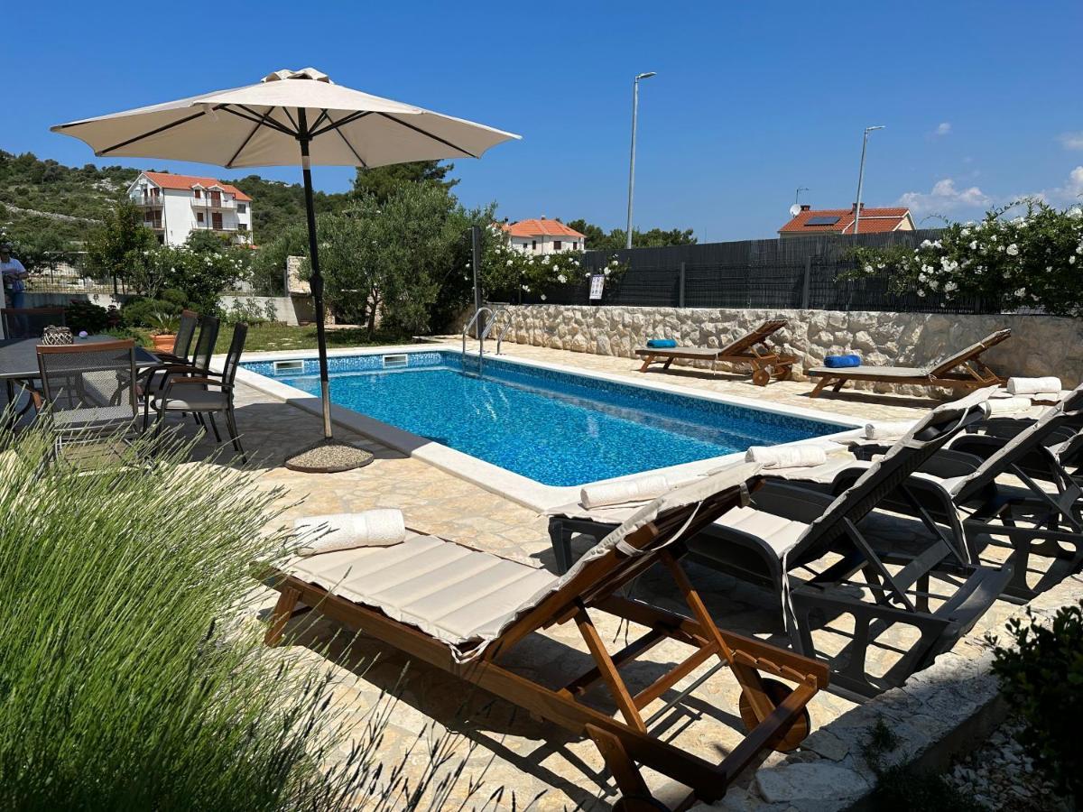 Holiday Home Mb Ražanj Екстериор снимка