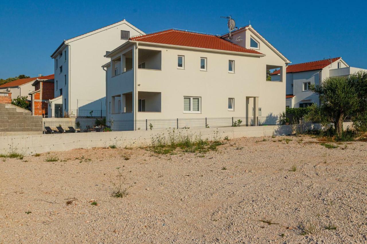 Holiday Home Mb Ražanj Екстериор снимка