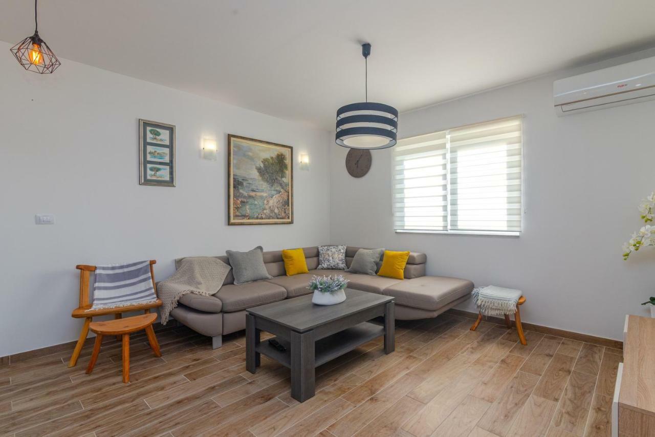 Holiday Home Mb Ražanj Екстериор снимка