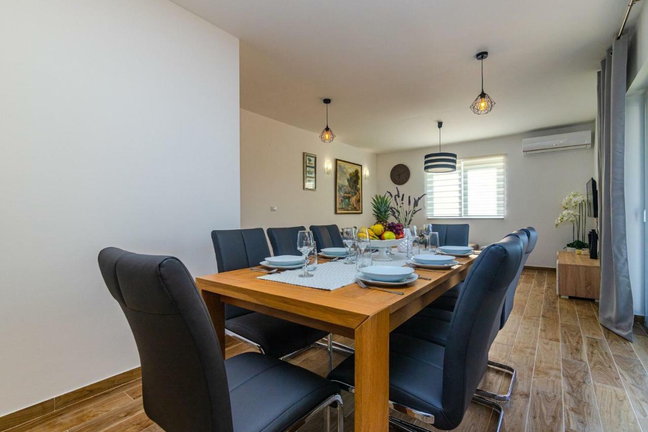 Holiday Home Mb Ražanj Екстериор снимка